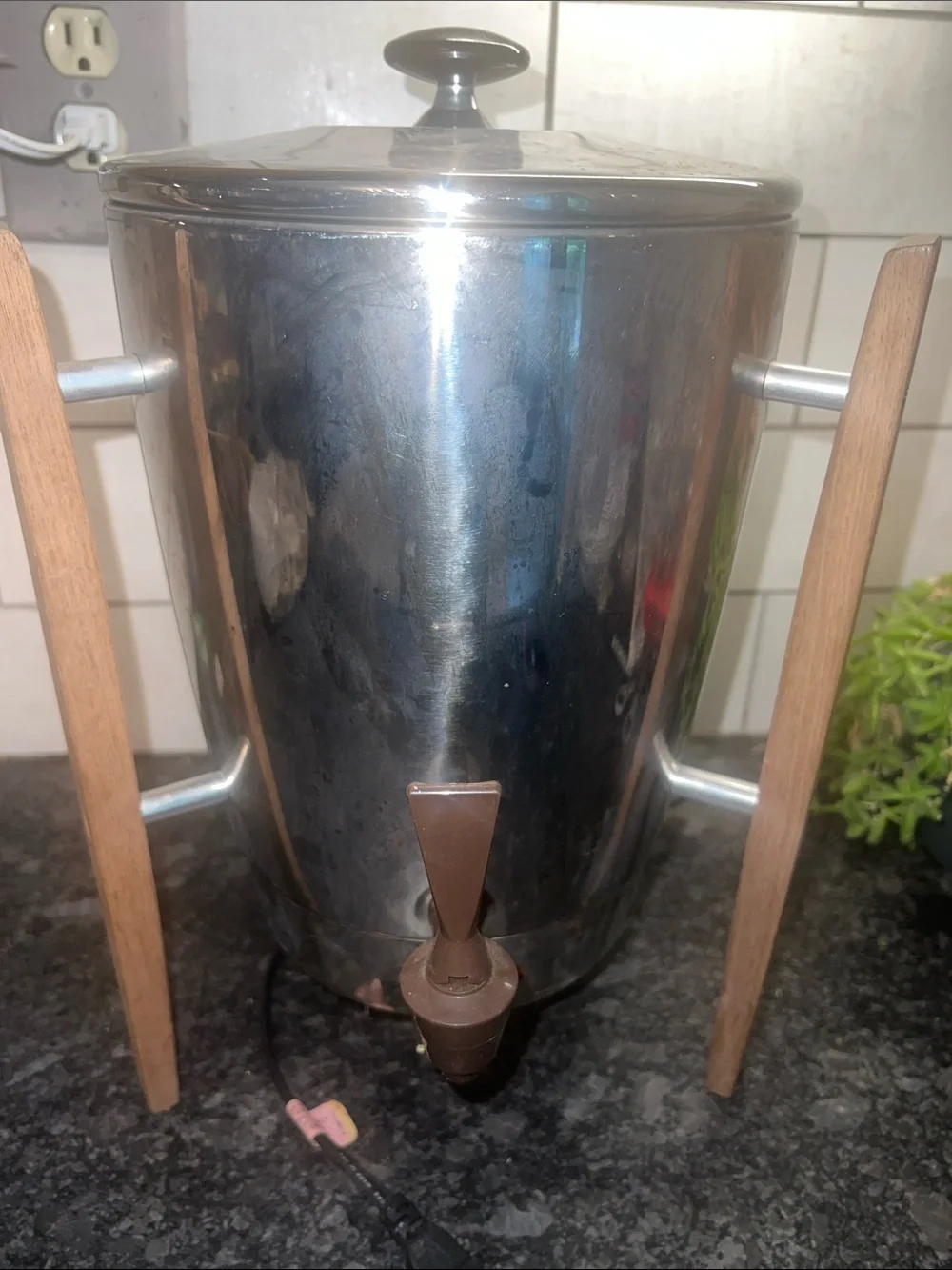 Vintage Wood legs ATOMIC Regal coffee urn. Stainless Steel. In exc condition.
